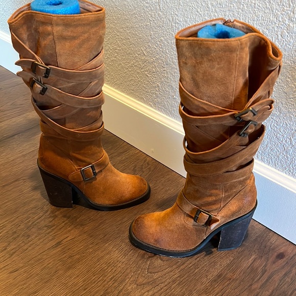 Jeffrey Campbell mission boots - Picture 2 of 9